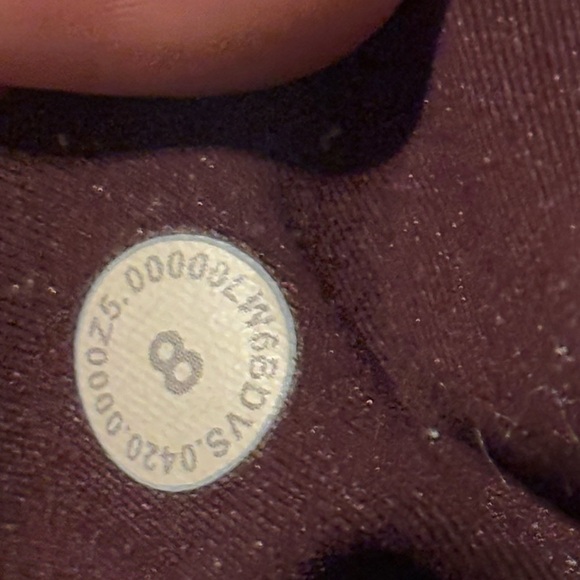 Lululemon Invigorate High-Rise Crop size 8 - Picture 5 of 5